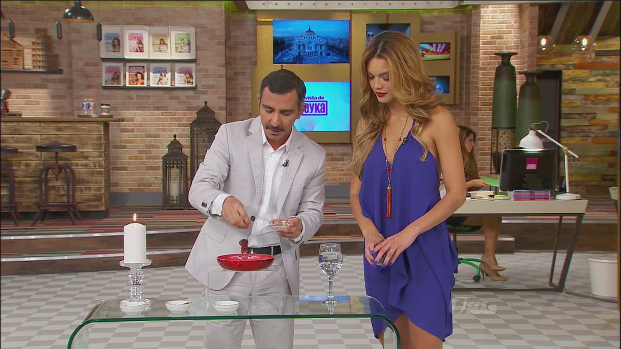 Y esta vez lo hizo con un elegante y muy sexy vestido azúl.