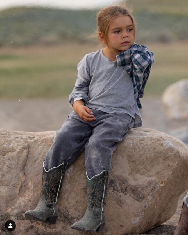 La mayor de las hermanas Kardashian contestó el comentario de una usuaria que opinó sobre la imagen del niño.
<br>