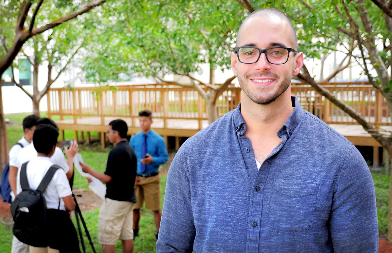 De ser su última opción a convertirse en su vocación: cómo este maestro hispano encontró su llamado