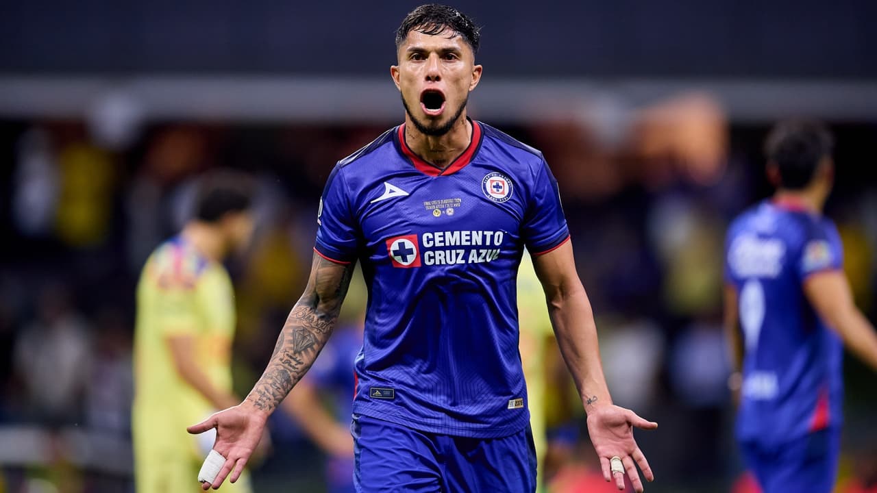 Salcedo se despide de Cruz Azul: “¡Qué buen viaje juntos en este gran equipo!”