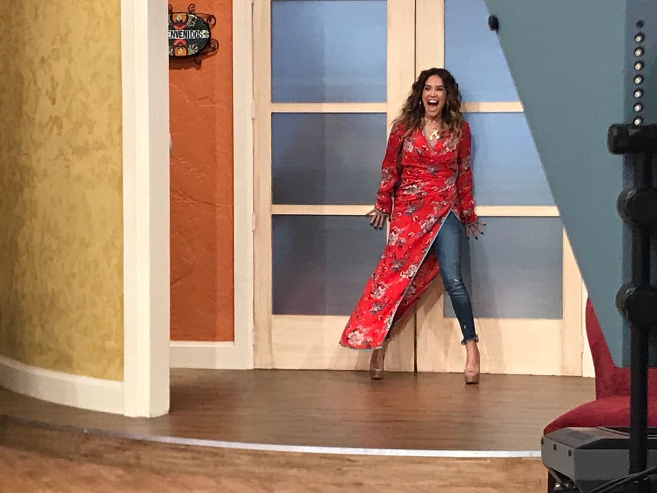 Misión cumplida. Mela ya tiene con quien celebrar el Día de los Enamorados.