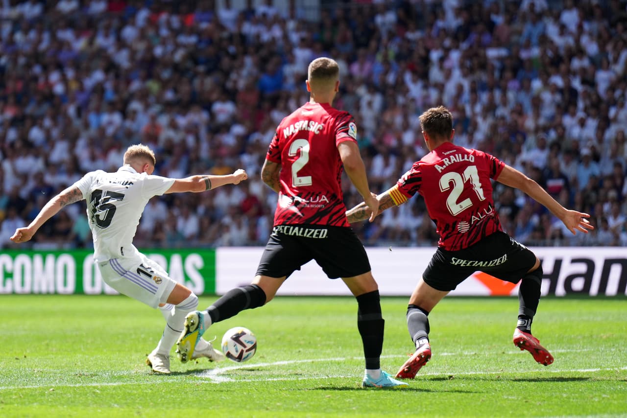 Mallorca se fue al frente con un gol de Vedat Muriqi, pero Real Madrid le dio la vuelta con tantos de Federico Valverde, Vinucius Junior, Rodrygi y Antonio Rudiger.