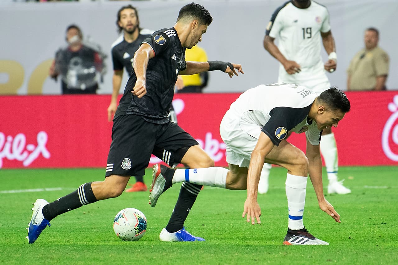En el minuto 44' Raúl Jiménez llegó a su gol para el 1-0 de México sobre Costa Rica, luego de un amague en el área.
