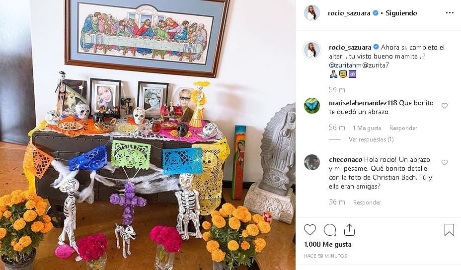 En la mañana de este lunes 28 de octubre, Sánchez Azuara informó que el altar ya estaba finalizado. En la 
<b><a href="https://www.instagram.com/p/B4KuYmHADES/" target="_blank">nueva imagen</a></b> de la ofrenda resaltó que también hay una foto de la 
<b><a href="https://www.univision.com/famosos/para-humberto-zurita-la-actriz-christian-bach-no-murio-y-asi-lo-explica-en-este-poema-fotos" target="_blank">fallecida actriz Christian Bach.</a></b>