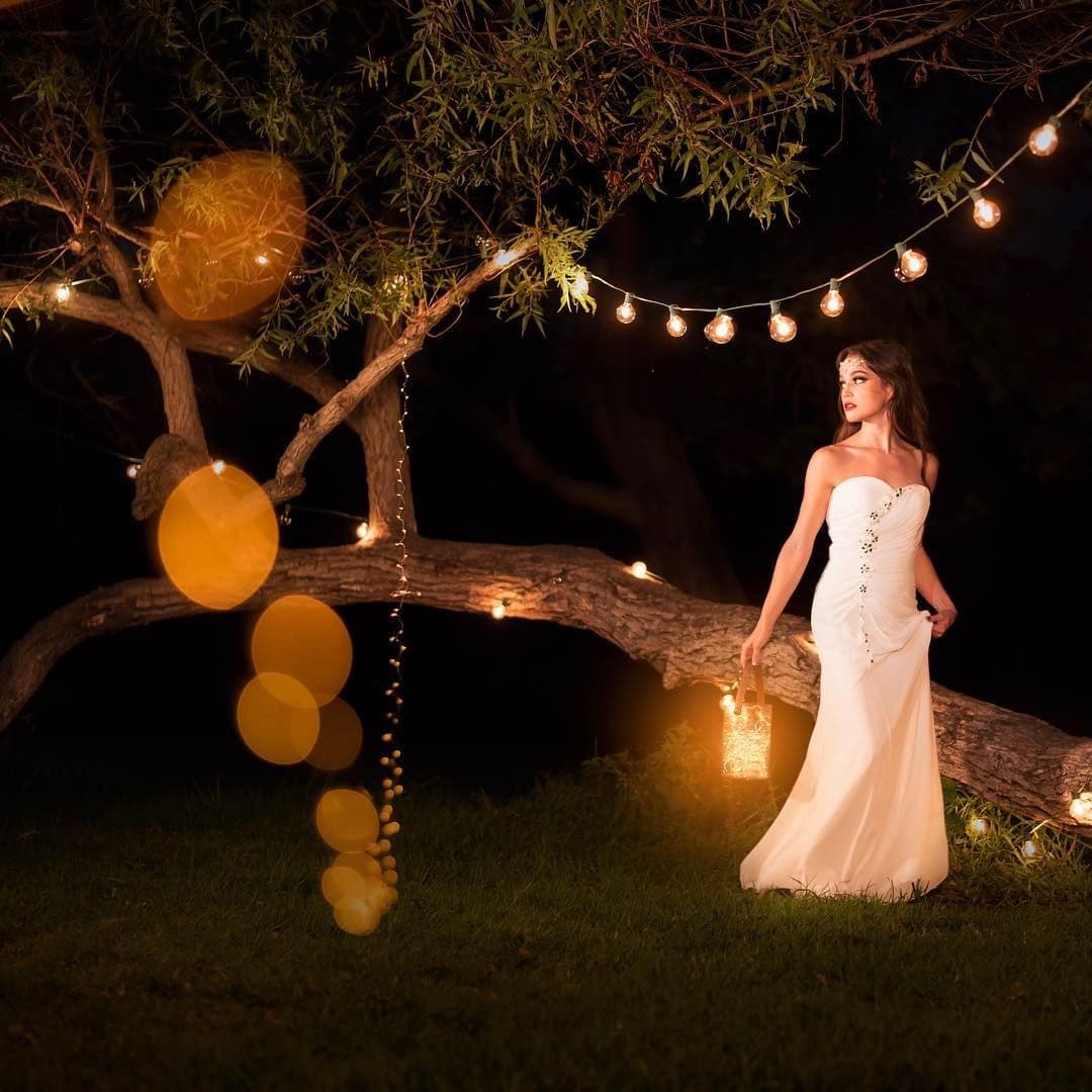 Y aunque la a joven no convive mucho con sus famosas primas, sí cree en la importancia de la unión familiar, como ella misma ha declarado a diferentes revistas. 
<br>