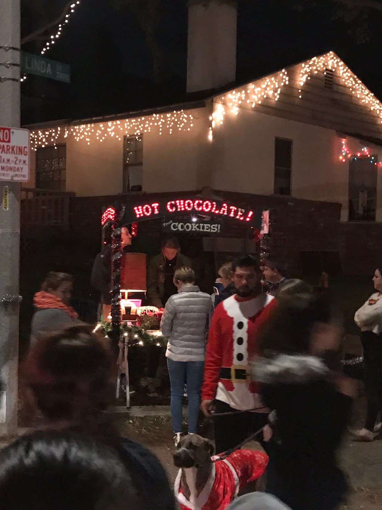 Si te gusta el chocolate caliente, solo trae contigo efectivo y podrás degustar de los mejores.