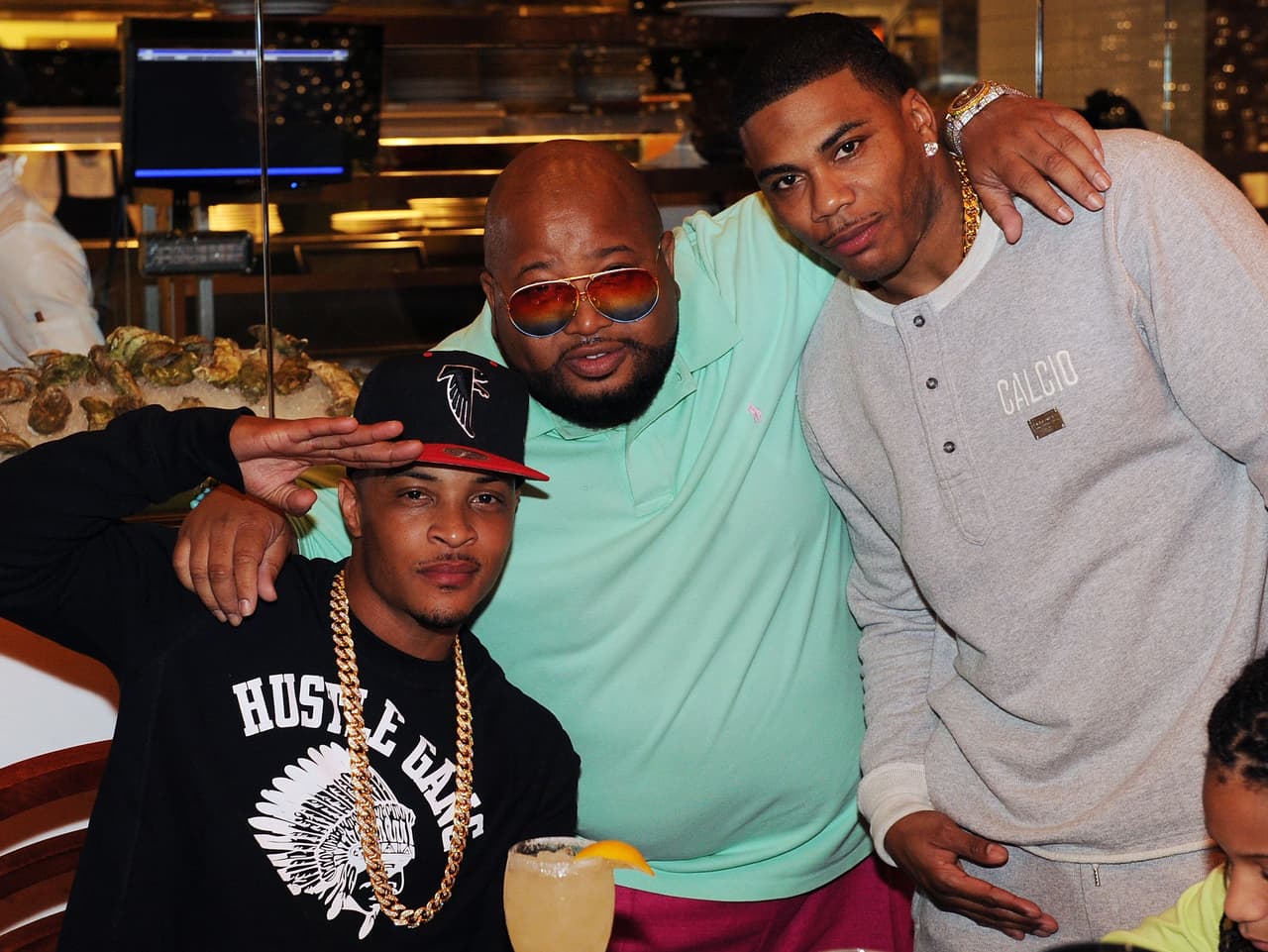 'Let's get away' by T. I. with Jazzy Pha, is a sample of 'Day dreaming' of Aretha Franklin.