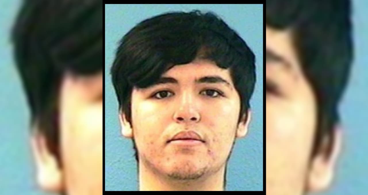 Acusan a un hombre de matar a su padre y enfrentarse a tiros con el SWAT 