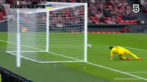 ¡Atajadón! Masip desvía perfecto el trallazo cruzado de Williams