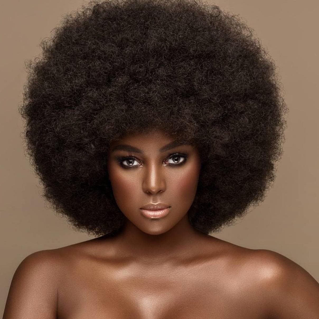 En enero de 2018 participó en el reality show Love & Hip Hop: Miami, en el que discutió de temas como el racismo que enfrenta la comunidad afrolatina.