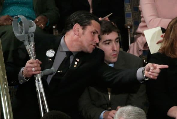 El presidente Obama, ya durante su discurso, afirmó que 2014 "puede ser un año decisivo" para el país, ya que "por primera vez en más de una década" es el lugar "número uno del mundo" para invertir.