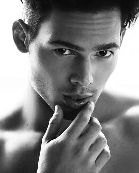 Lo cierto es que él borró todas las fotografías que tenía con Irina en su cuenta de Instagram y evita hablar de la también actriz que protagonizó
<b><a href="https://www.univision.com/novelas/vino-el-amor/irina-baeva-y-gabriel-soto-protagonizaran-vino-el-amor-fotos"> la telenovela 'Vino el amor'</a></b> al lado de
<b>Gabriel Soto</b>.