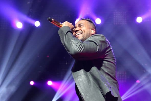 El Rey de la Bachata tuvo casa llena en el Toyota Center este miércoles, ve aquí las mejores imágenes de la noche.