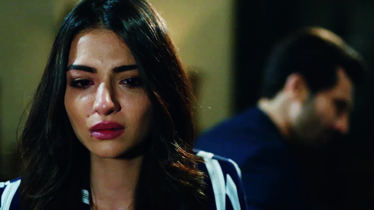 A pesar del compromiso, Nihan y Kemal trataron de escaparse. Ahí Asu se enteró de que su rival esperaba un bebé de su gran amor y no dudó en pedirle a Emir que impidiera que el embarazo los uniera de nuevo. Pero no contaba con que la propia Nihan le pediría ayuda para ocultarle la verdad a Kemal, y así poder salvar su vida.