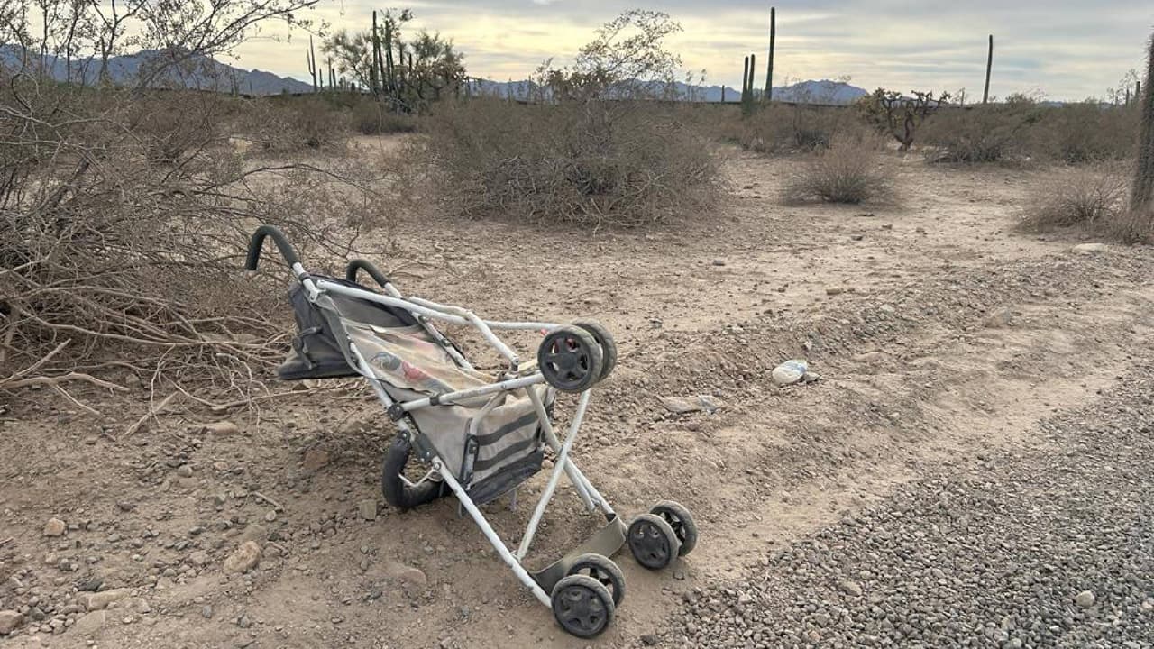 “Estados Unidos continúa viendo mayores niveles de encuentros de migrantes en la frontera suroeste, impulsados por contrabandistas que trafican con desinformación para aprovecharse de personas vulnerables”, señaló CBP.