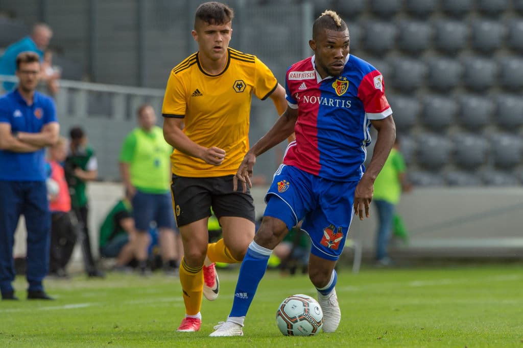 El centrocampista del Villarreal Alfred N'Diaye estaría a un paso de convertirse en nuevo jugar del Málaga. Podría llegar acompañado desde Pau Torres en lo que sería una operación doble.
