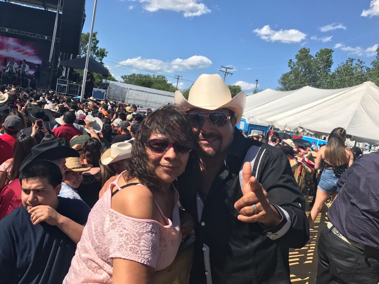 Para Raúl 'El Pelón', Carla Medrano y El Feo será muy difícil borrar de sus mentes lo vivido en la ciudad de los vientos después de este gran evento al lado de La Arrolladora Banda El Limón, Gerardo Ortiz, Calibre 50 y más.