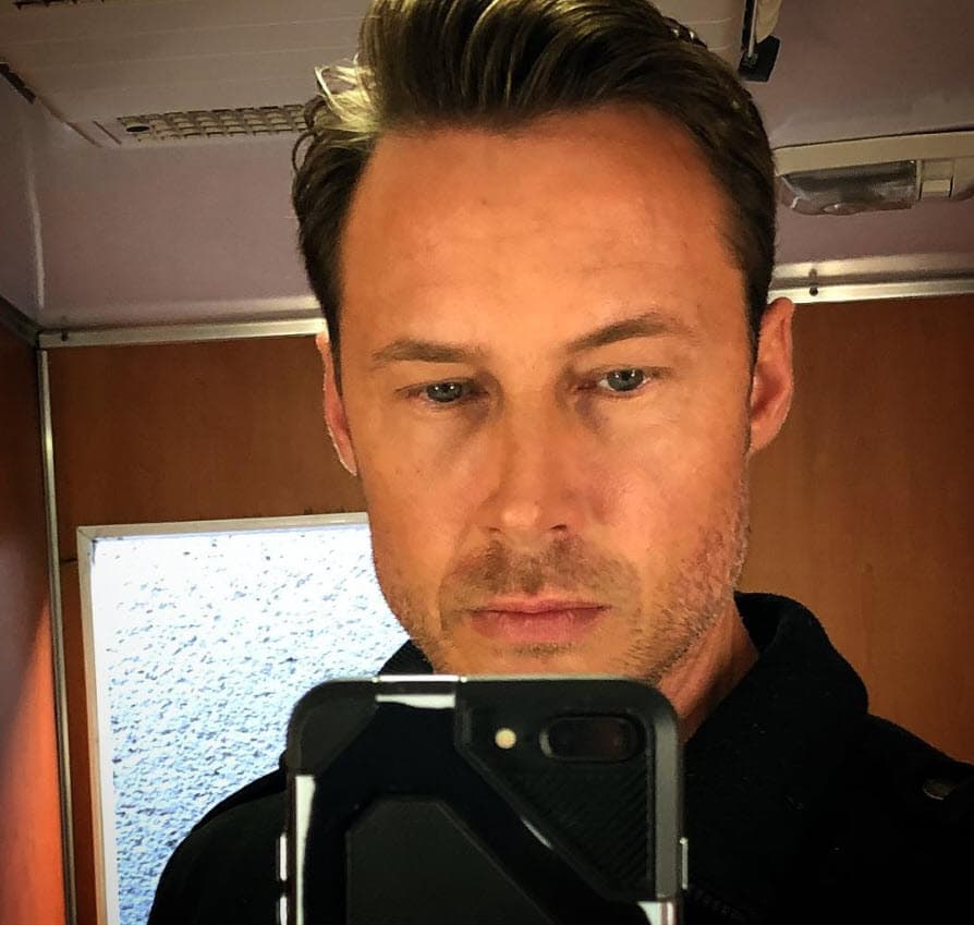 "Siempre 
<b>luchaste como un gladiador</b>, y como un gladiador nos has dejado, luchando contra 'la bestia' en un mano a mano sobre la arena del gran coliseo", escribió.
<br>