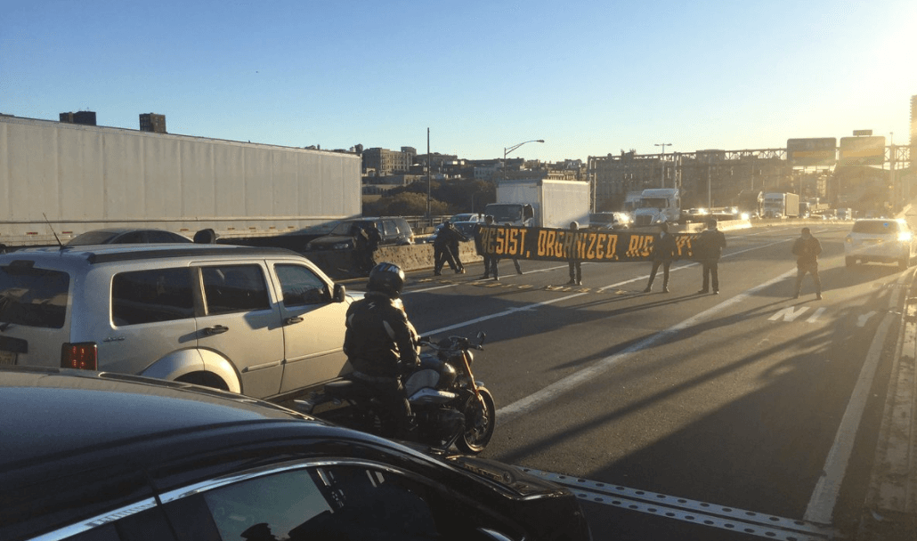 Diez "marginados" arrestados por manifestarse en el puente George Washington de Nueva York