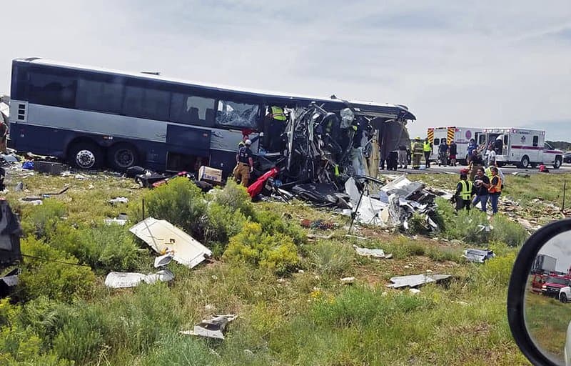 Al menos siete muertos en accidente en Nuevo México de un bus de Greyhound que iba hacia California