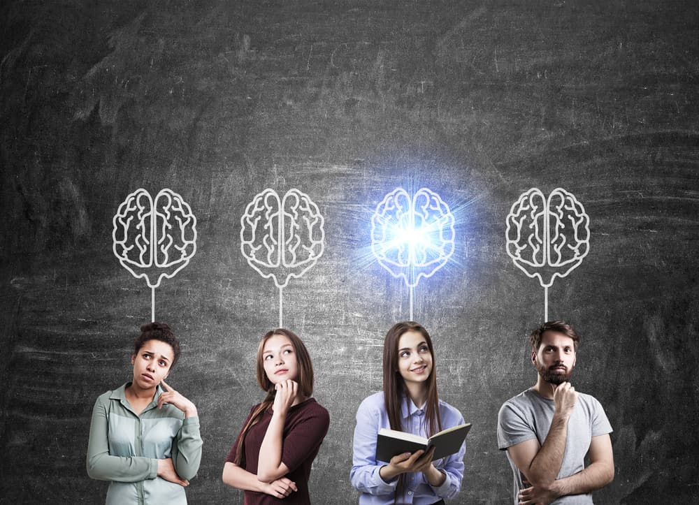 <b>Los pasos para desarrollarlas</b>
<br>Como son facultades que todos tenemos latentes, teóricamente no habría limitaciones, pero las hay y son las que uno mismo se impone.
<br>Para desarrollar las percepciones extrasensoriales lo principal es lograr una actitud mental correcta, la concentración adecuada, la paz interior mediante la meditación y la contemplación interior, luego ser muy disciplinado y practicar la voluntad y la perseverancia.