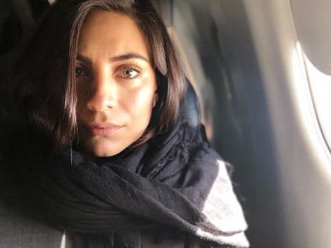 De acuerdo con información de 
<a href="https://peopleenespanol.com/telenovelas/por-amar-sin-ley-tendria-segunda-temporada/" target="_blank">People en Español</a>, en abril pasado Alberto Castro declaró que este formato "nos permitiría en este caso ya empezar a trabajar con una circunstancia de casos en el exterior, de empezar a ver una binacionalidad de casos en Estados Unidos y en México [...]".