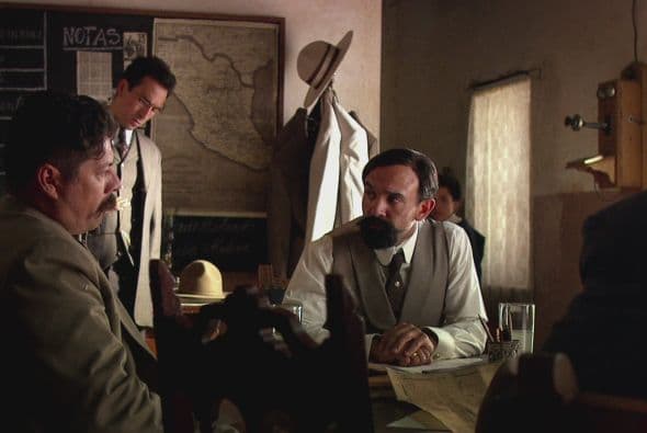 Esta serie te hará vibrar con las batallas más intensas de la Revolución Mexicana. ¡Mira El Encanto del Águila en exclusiva por UVideos!