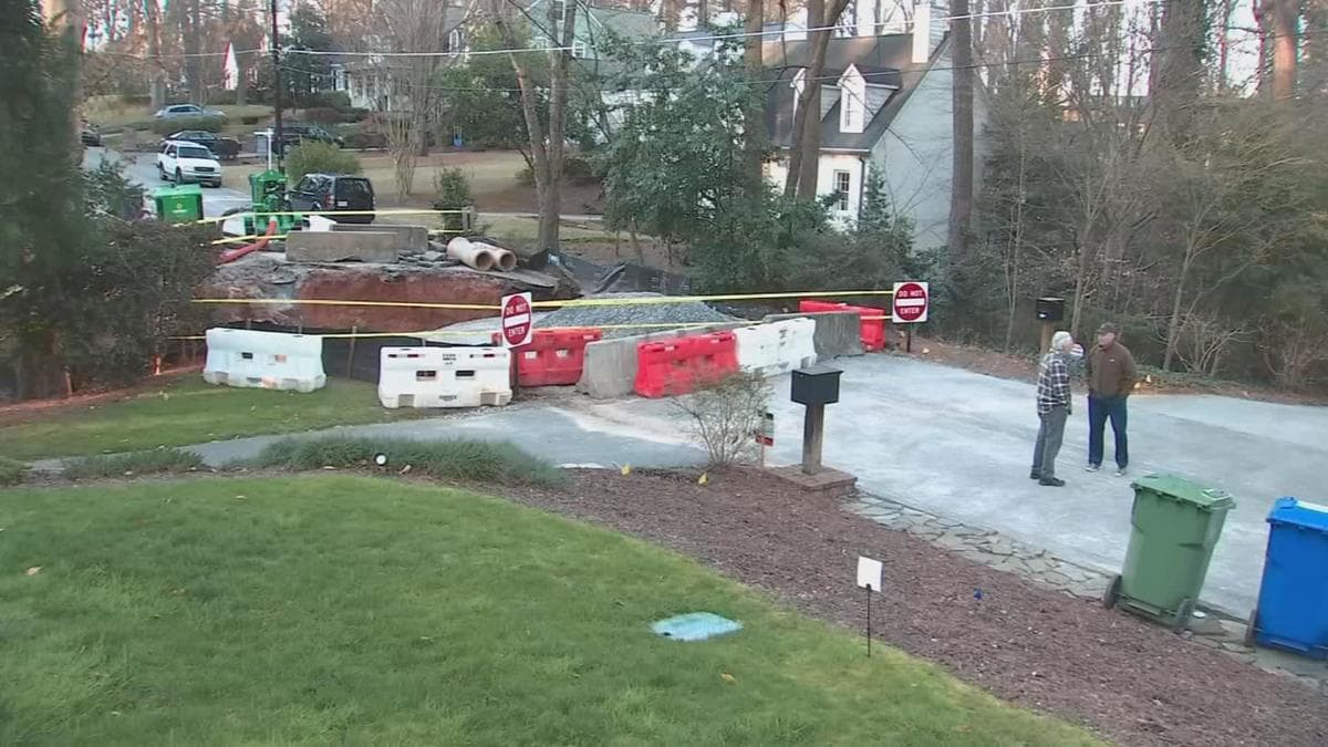 Hundimiento causa preocupación a residentes de vecindario en Atlanta