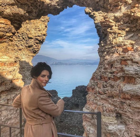 Cuando la hija de Eugenio Derbez tenía siete meses de embarazo, se fue de vacaciones con su esposo.