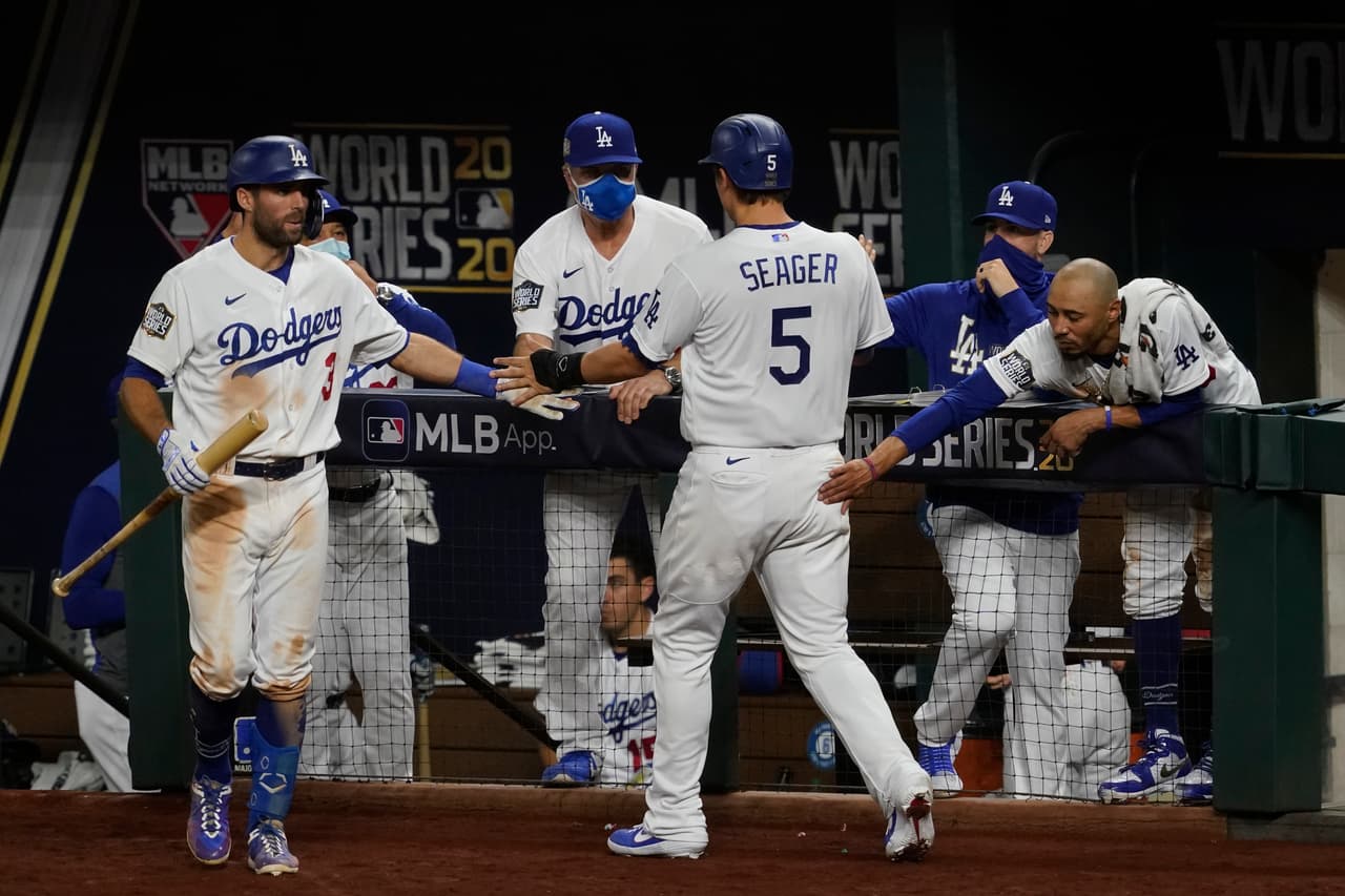 Los Tampa Bay Rays no encuentran el pitcheo que querían y los Dodgers se aprovechan de eso para vencer 3-8 y adelantarse en la Serie Mundial.