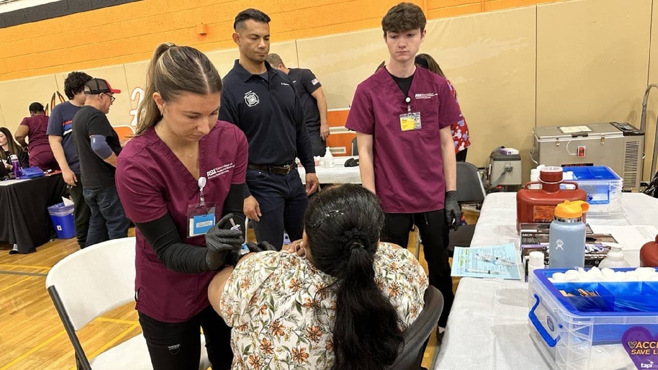 ¡Nuestra Feria de Salud y Bienestar Univision Arizona Contigo 2023 fue un gran éxito! Gracias a su apoyo cientos de familias recibieron muchos servicios de salud sin costo alguno.