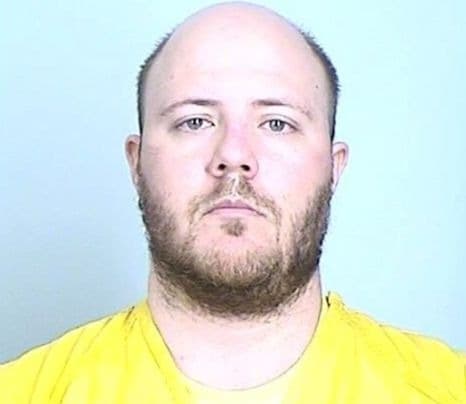 Brett Hallow, imputado por el asesinato de su pequeña hija Autumn Hallow.