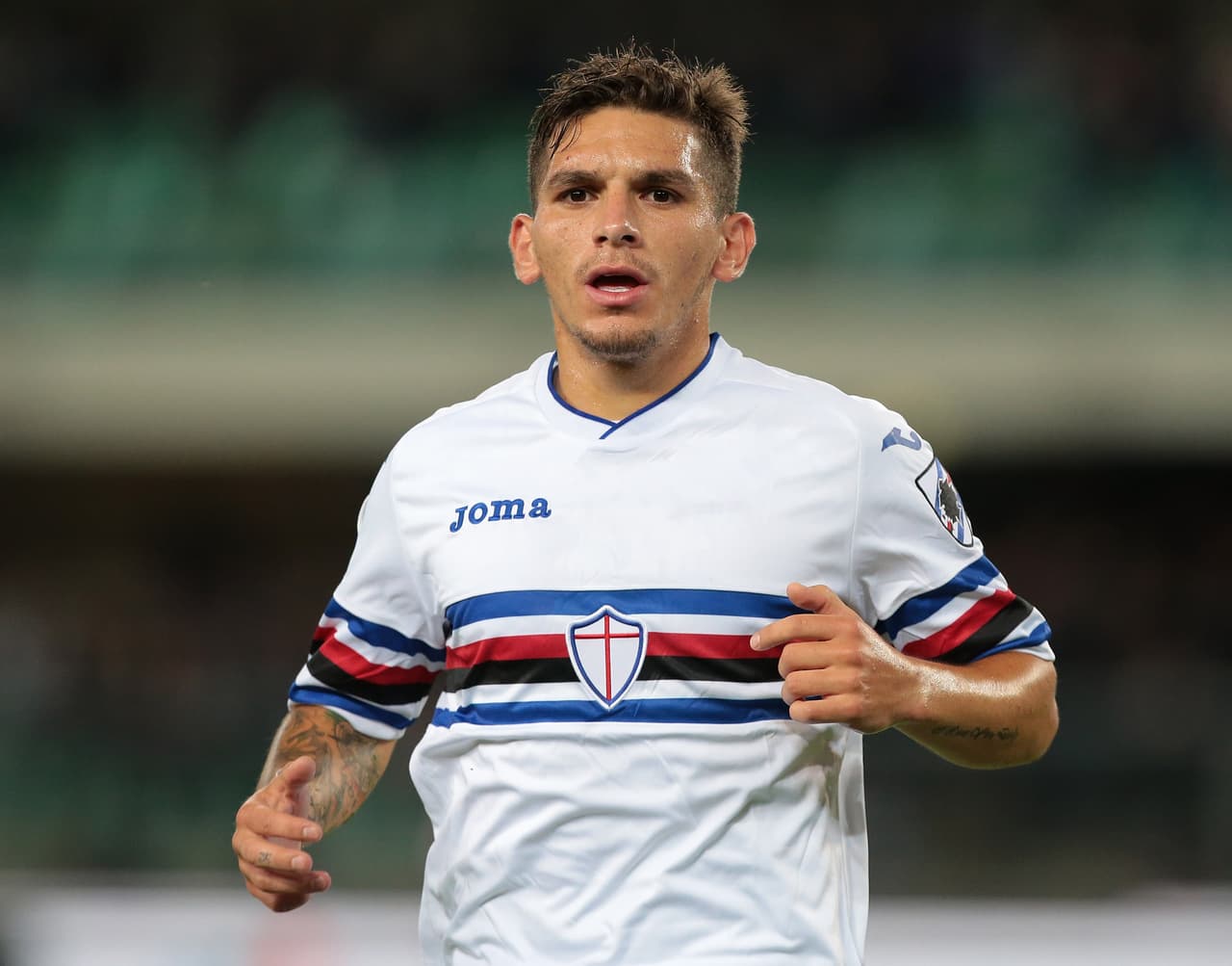 8. Lucas Torreira (Uruguay) - Si bien no hizo parte de las Eliminatorias, Óscar Washington Tabarez lo lleva al Mundial. Su gran temporada en la Sampdoria, siendo uno de los mejores mediocampistas de la Serie A, le abrió un cupo en la Celeste. Bueno defendiendo, sacando al equipo y con un remate tremendo de media distancia.