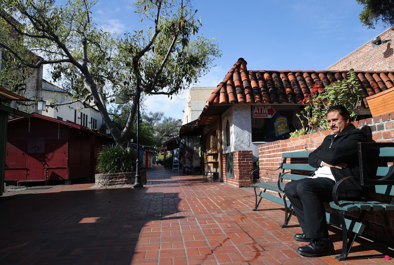 De acuerdo con un 
<a href="https://www.univision.com/local/los-angeles-kmex/desalojos-en-los-angeles-pueden-causar-una-crisis-humanitaria-tras-la-pandemia">estudio de UCLA,</a> el 60% de la población en Los Ángeles paga renta.