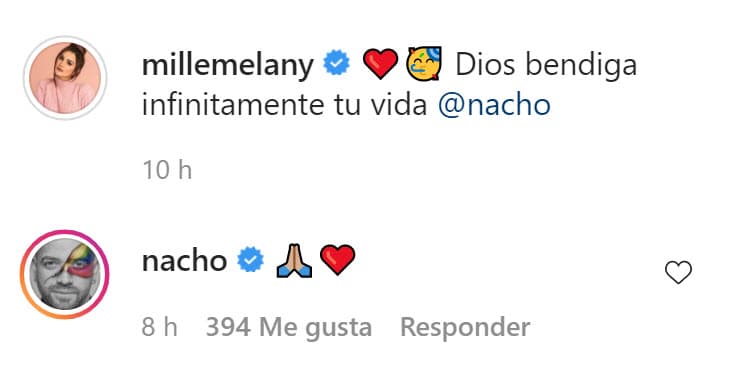 El intérprete de 'Destino' contestó el tierno detalle de su novia con un par de emoticonos.