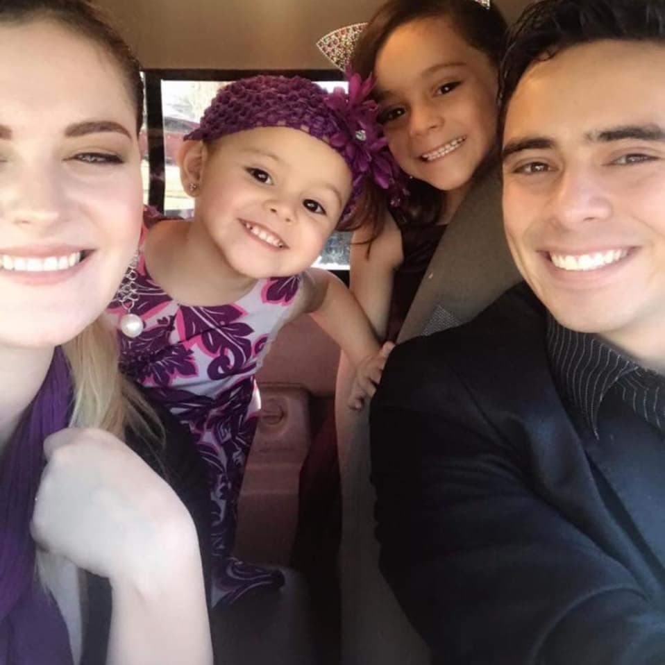 Después de actuar en 'Rebelde' y 'En nombre del amor' se retiró de la actuación por tiempo indefinido para dedicarse a su familia.