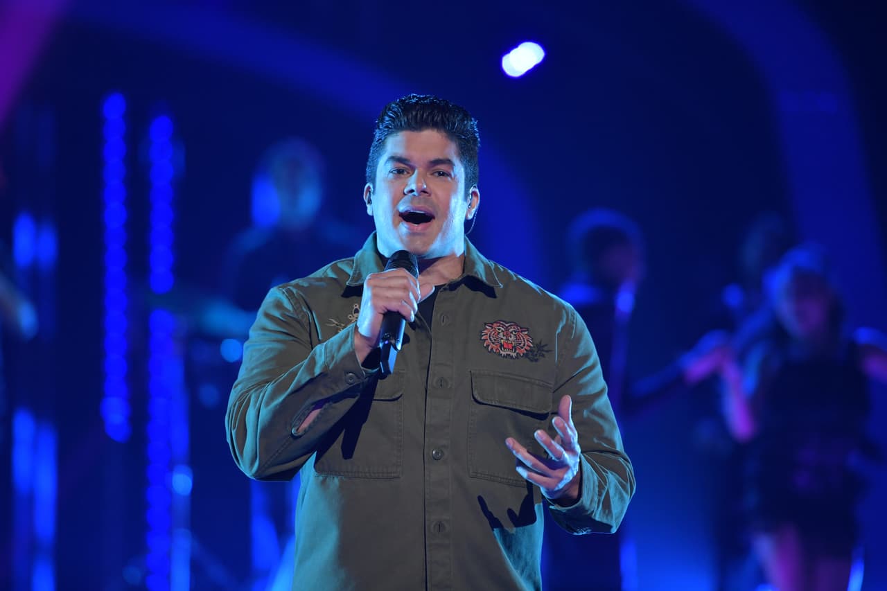 Jerry Rivera fue uno de los invitados especiales que llegó al escenario.