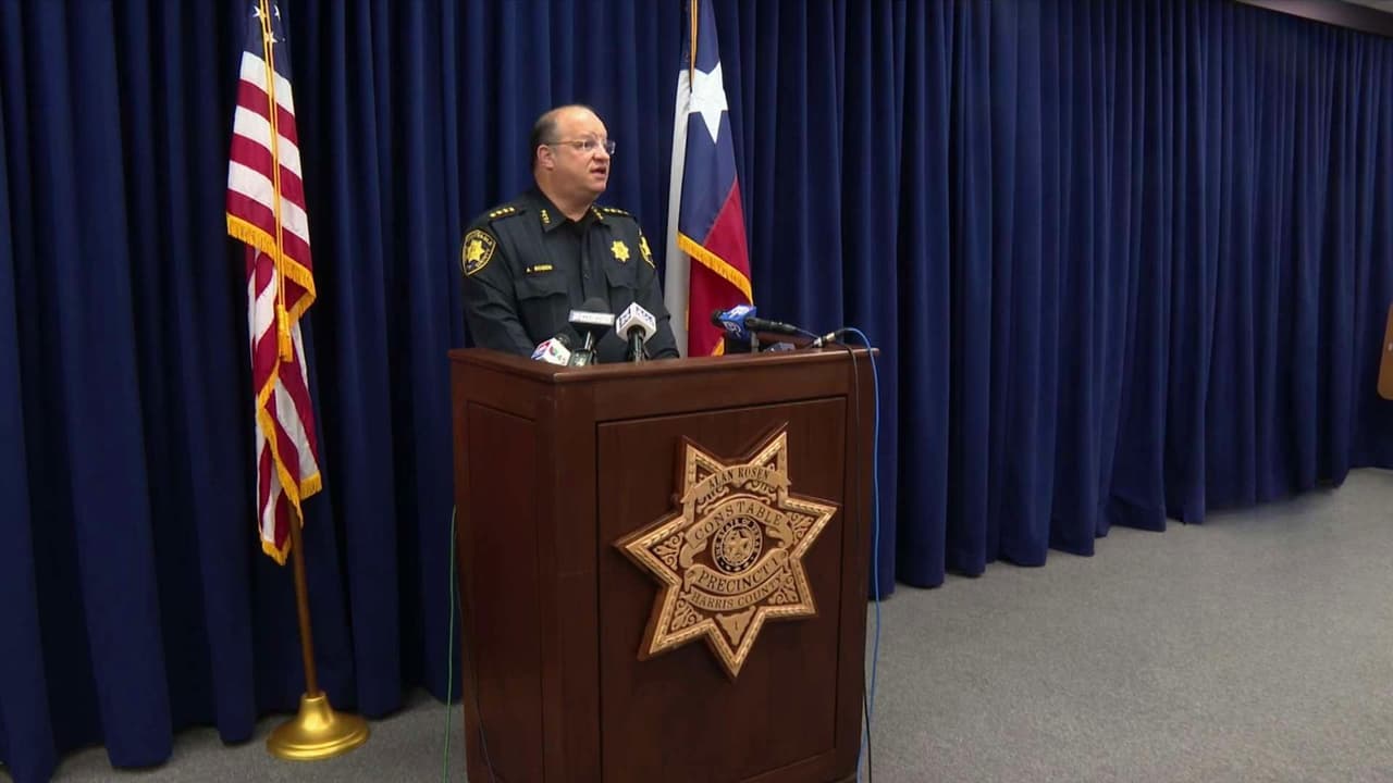 Hispana logra defenderse de joven que intentó ahogarla en White Oak Bayou; detenido Jacoby Isiah Fuselier