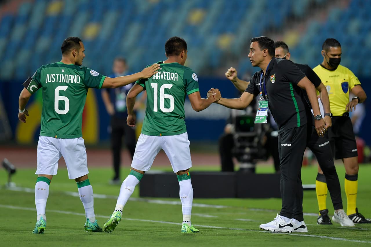 Bolivia se adelantó con un penalti, pero Paraguay le dio la vuelta con un doblete de Ángel Romero y otro tanto de Alejandro Romero.