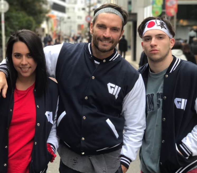 Julián Gil y sus hijos mayores Nicole y Julián Jr, quienes son de distinta mamá.
