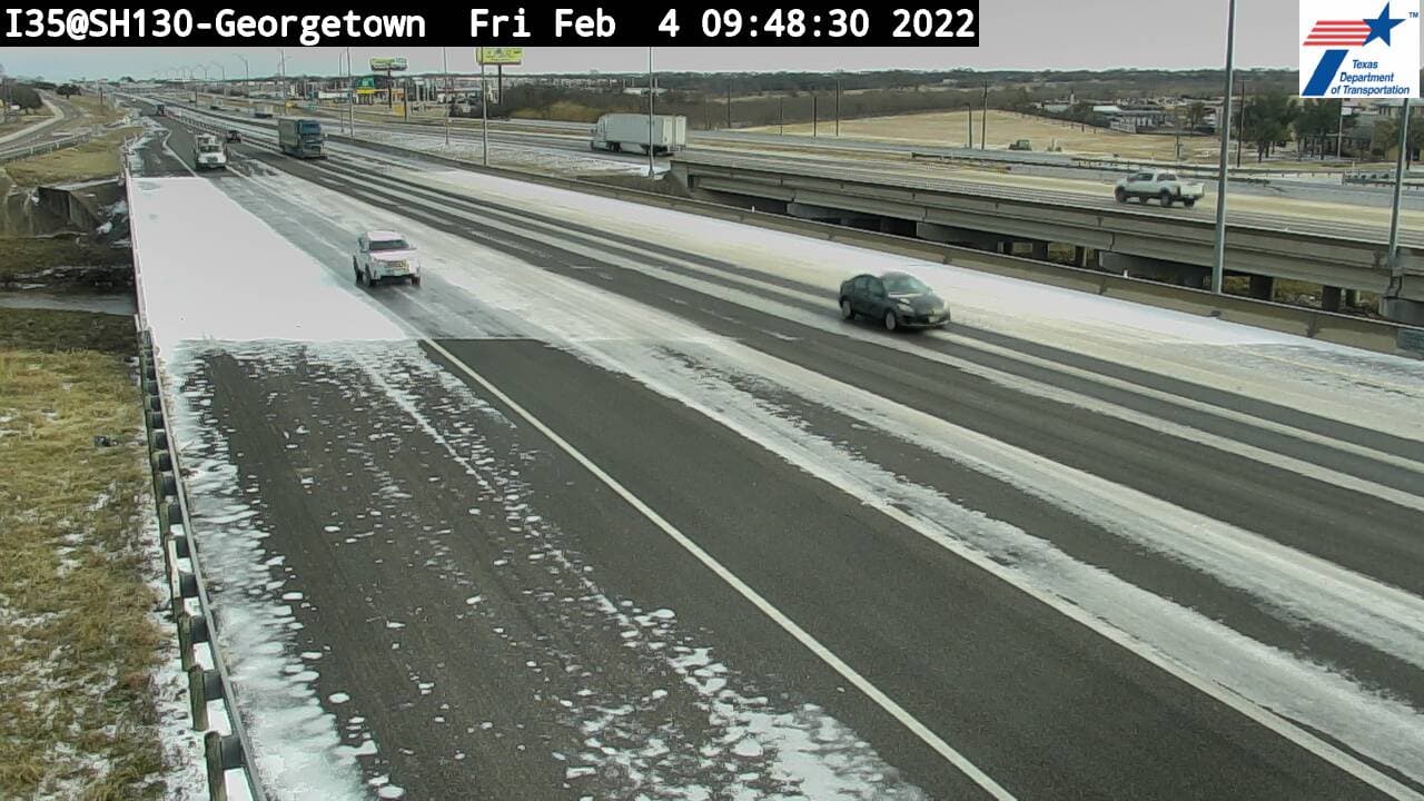 Si necesitas conducir, se recomienda que visites 
<a href="http://DriveTexas.org">DriveTexas.org</a> para conocer las condiciones de las carreteras por las que viajarás.