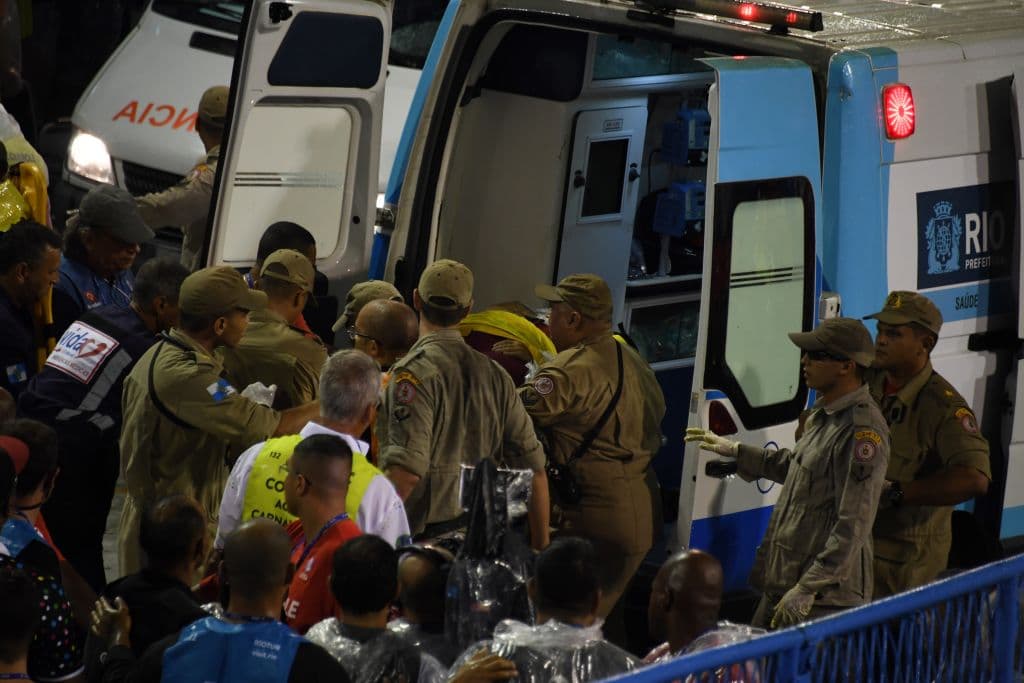 Con el sonído de la música y en el fragor del desfile la mayoría del público no supo de lo sucedido hasta terminado el festival.
