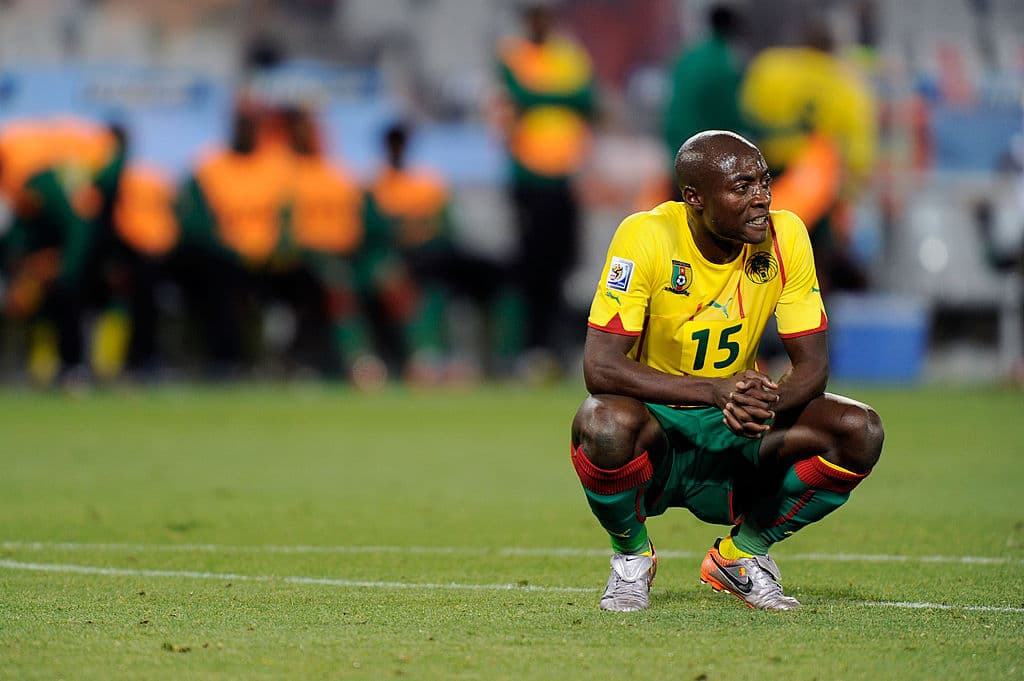 El exfutbolista camerunés Pierre Webó dejo su carrera profesional para enfocarse en una carrera como director técnico, actualmente es parte del cuerpo técnico del Istanbul Basaksehir.