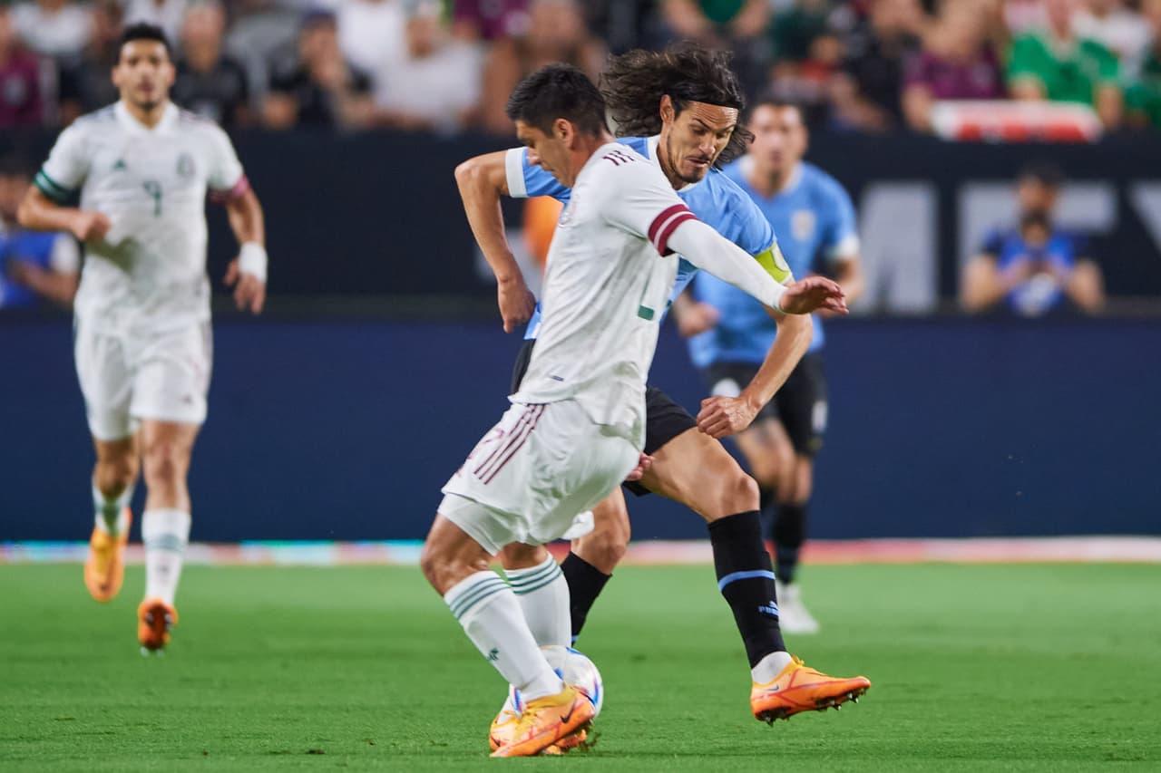 La selección mexicana tuvo uno de sus partidos más oscuros en la era del ‘Tata’ Martino y con doble de Edinson Cavani, Uruguay le pasó por encima a un Tri, que generó dudas, incertidumbre y preocupación a menos de 6 meses de Qatar 2022.