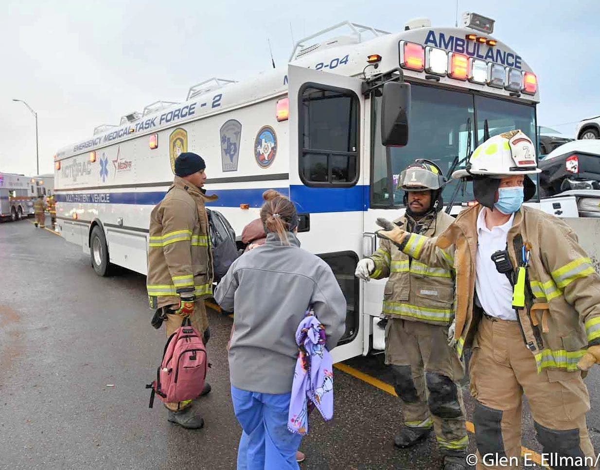 utoridades también dijeron que si usted sospecha que su ser querido está involucrado en este accidente que llame al número 817-546-7826.