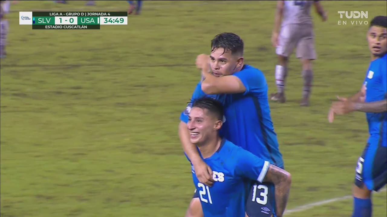 ¡Los madruga! El Salvador ya gana 1-0 con un golazo de Larín