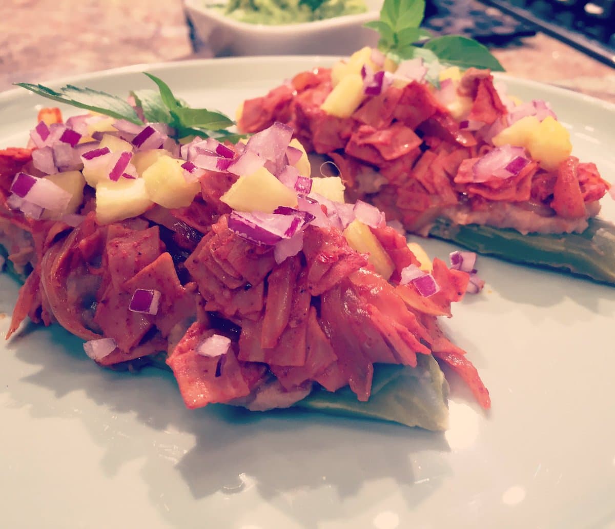 El chef Oropeza siempre nos hace felices con sus deliciosas creaciones. El Huarache de nopal con jamón al pastor quedó de lujo.