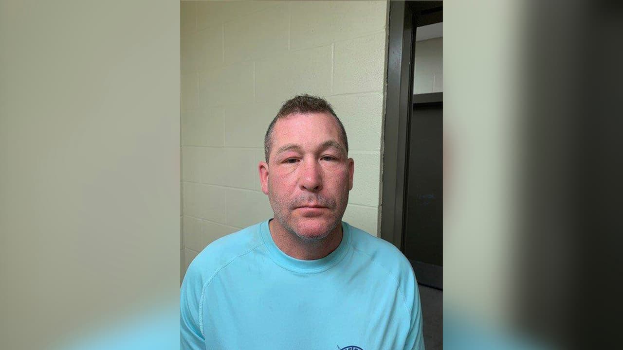 Acusan a un detective de la Policía de League City de conducir bajo efectos del alcohol con un menor