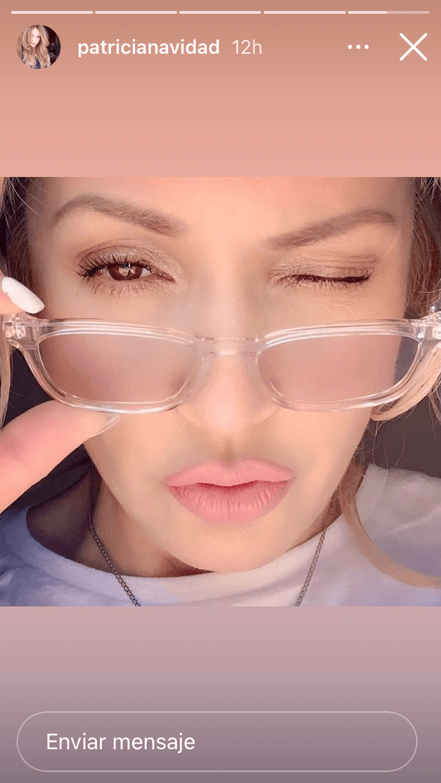 Supuestamente, la actriz de telenovelas como 
<b>Cañaveral de Pasiones</b> "mantuvo su actitud", pese a que la producción le pidió acatar los lineamientos sanitarios. 
<br>