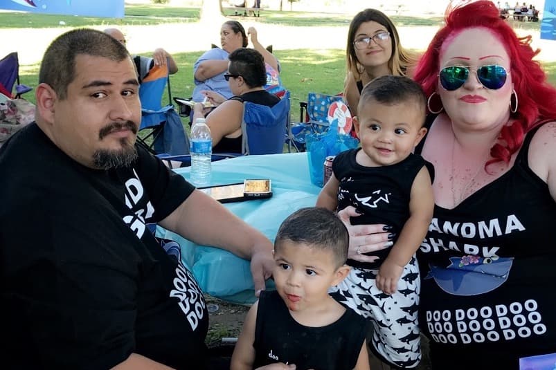 La familia desconoce cómo entró el coronavirus a su casa, aunque la primera en presentar síntomas de la enfermedad fue Luciana, la madre de familia. “Todavía estamos extremadamente devastados por la pérdida de mi padre, pero estamos agradecidos con todos los amigos y familiares que él inspiró para ayudarnos”, dijo Alexia.